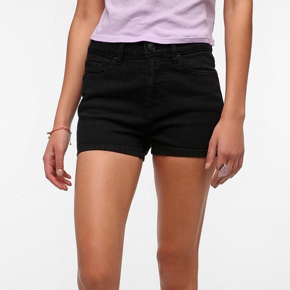 BDG Erin High Rise Black 5 Pocket Shorts 24W - Picture 1 of 4